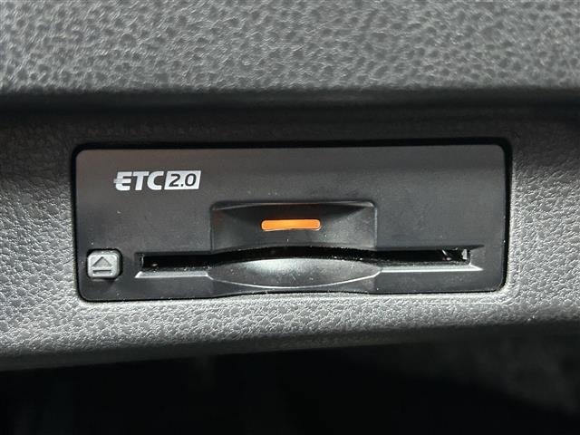 Nissan LEAF 2021 8178214-8