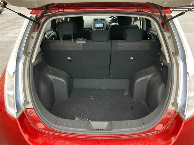 Nissan LEAF 2013 8178232-10