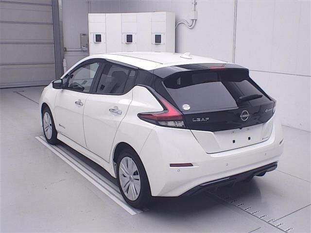 Nissan LEAF 2022 8178285-1