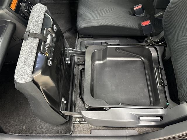Suzuki MR WAGON 2013 8176809-17