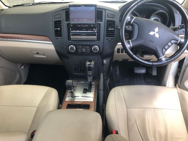 Mitsubishi PAJERO 2011 8176942-4