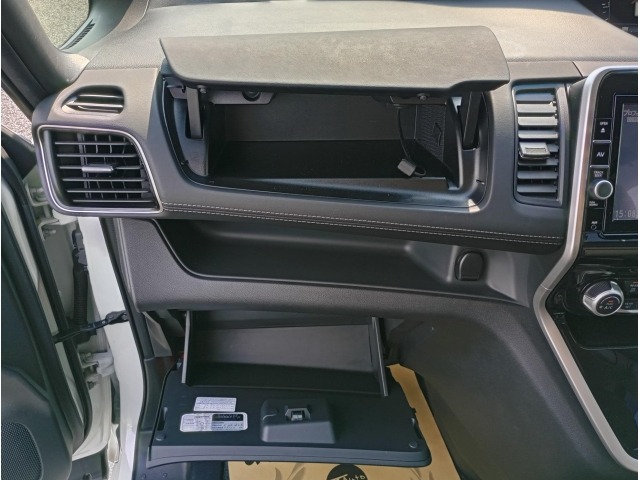 Nissan SERENA 2017 8177825-13