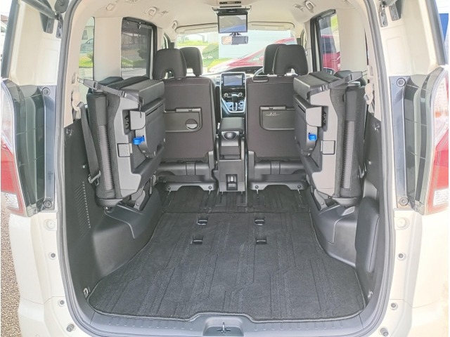 Nissan SERENA 2017 8177825-26