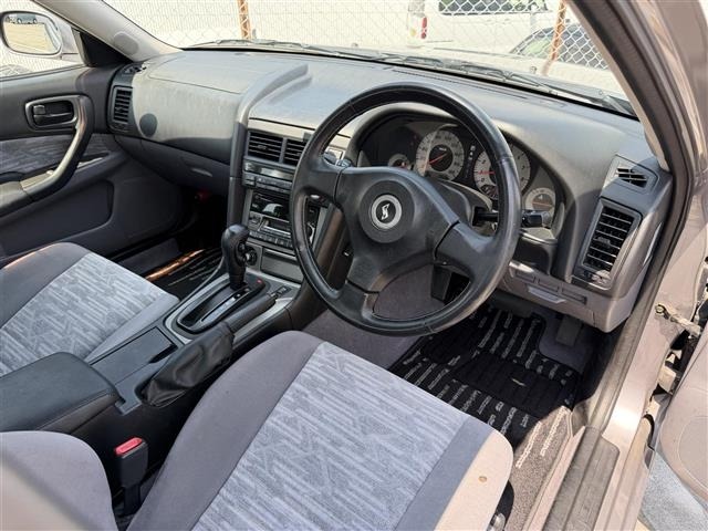 Nissan SKYLINE 2000 8175950-21