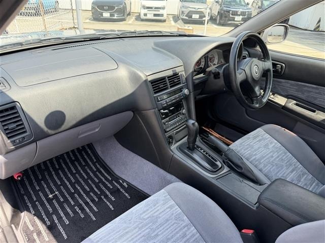 Nissan SKYLINE 2000 8175950-3