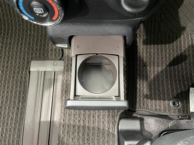 Toyota SPADE 2015 8177140-4