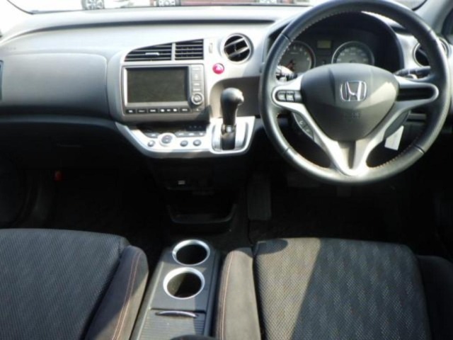 Honda STREAM 2011 8178703-3