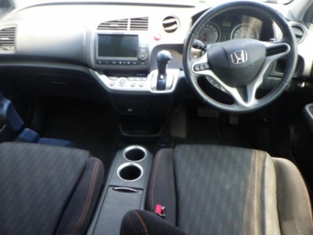Honda STREAM 2011 8178704-3