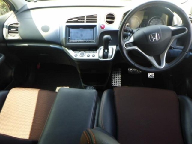 Honda STREAM 2010 8178705-3