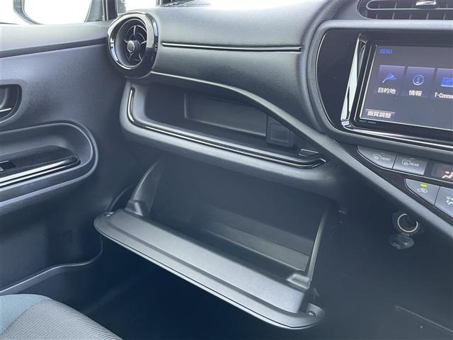 Toyota AQUA 2016 8192202-10