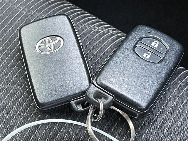 Toyota AQUA 2016 8192202-12