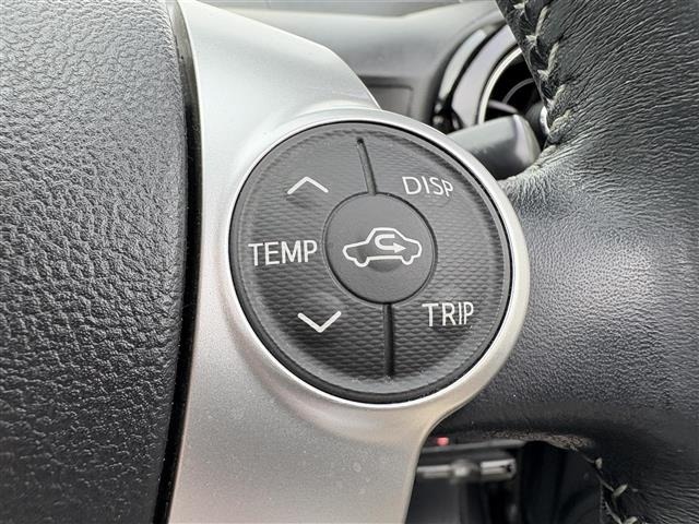 Toyota AQUA 2015 8192203-11