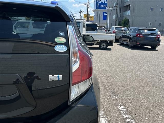Toyota AQUA 2015 8192210-17