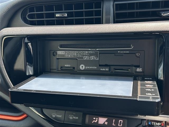 Toyota AQUA 2015 8192210-35
