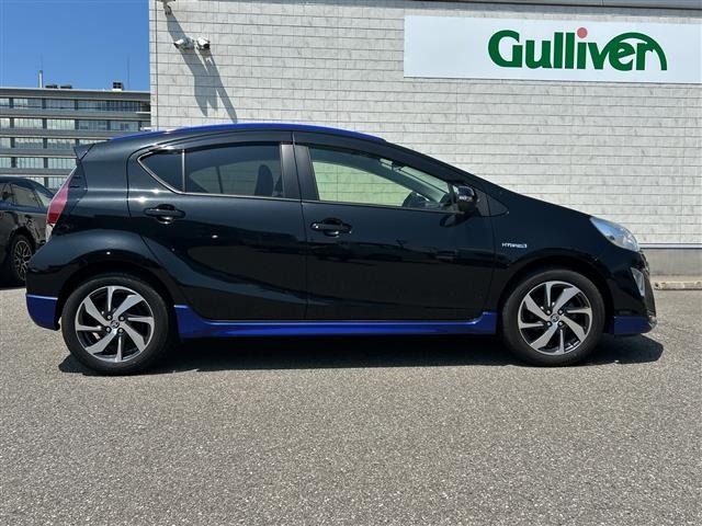 Toyota AQUA 2015 8192210-9