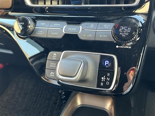 Toyota AQUA 2024 8192211-11