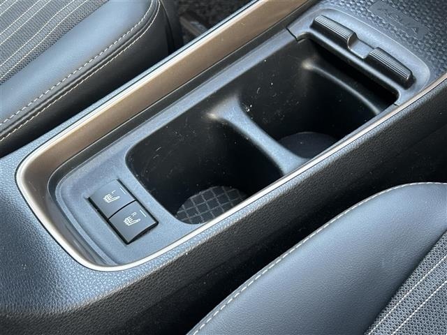 Toyota AQUA 2024 8192211-20