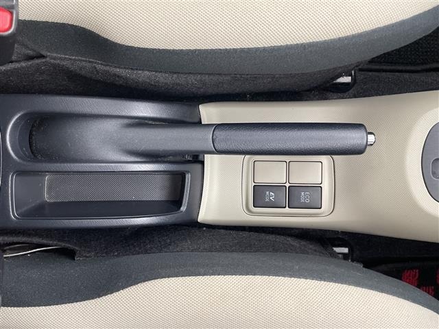 Toyota AQUA 2015 8192218-11