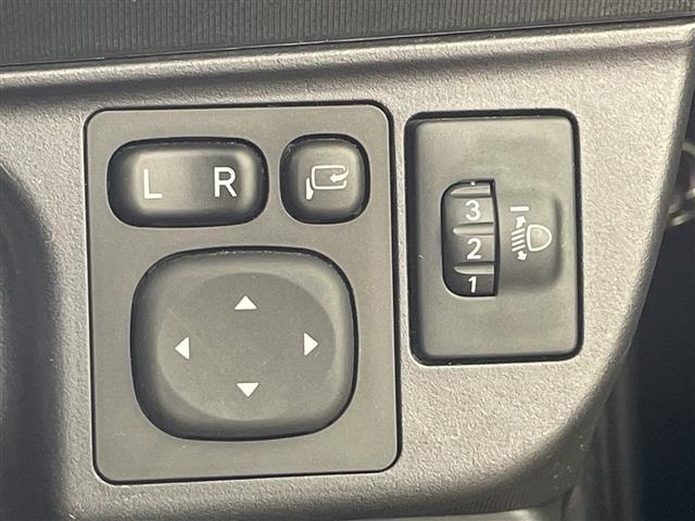 Toyota AQUA 2015 8192218-3