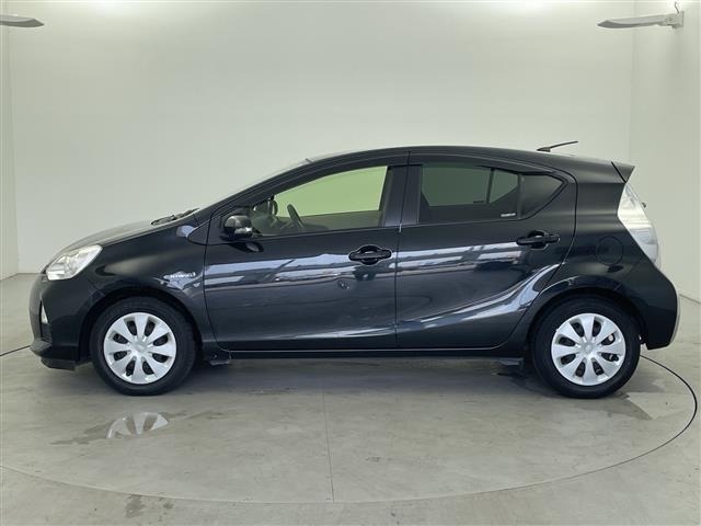 Toyota AQUA 2015 8192218-4