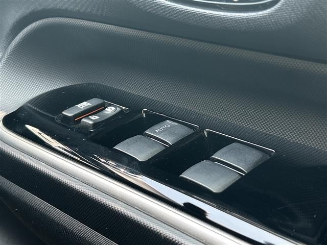 Toyota AQUA 2019 8192219-22