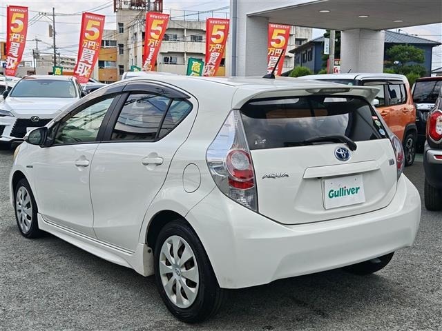 Toyota AQUA 2012 8192230-14