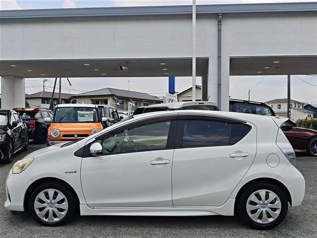 Toyota AQUA 2012 8192230-20