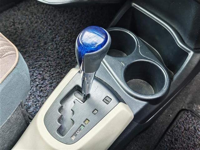 Toyota AQUA 2012 8192230-23