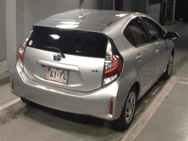 Toyota AQUA 2021 8192254-5