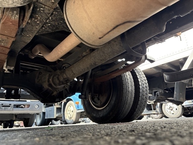 Nissan ATLAS 2001 8189757-10