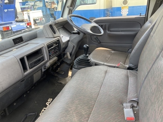 Nissan ATLAS 1993 8189759-5