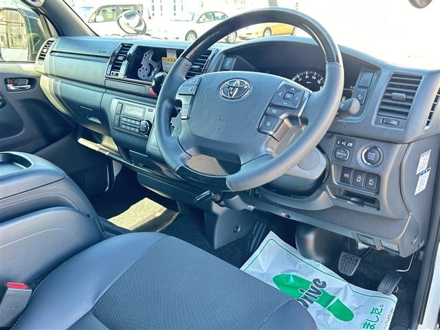 Toyota HIACE VAN 2026 8188132-11