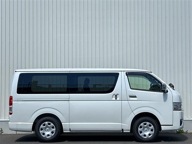 Toyota HIACE VAN 2026 8188132-17