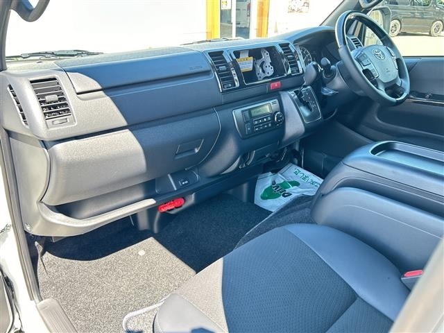 Toyota HIACE VAN 2026 8188132-22