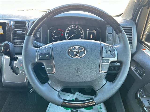Toyota HIACE VAN 2026 8188132-3