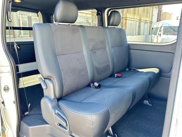 Toyota HIACE VAN 2026 8188132-4
