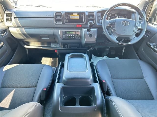 Toyota HIACE VAN 2026 8188132-5