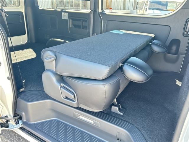 Toyota HIACE VAN 2026 8188132-6