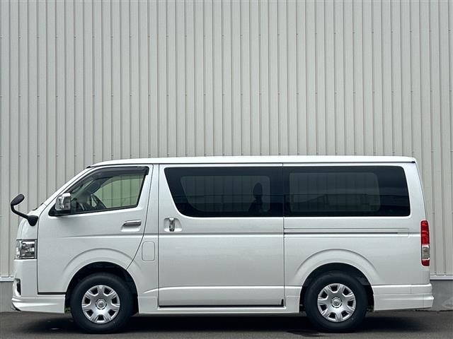 Toyota HIACE VAN 2025 8188133-15