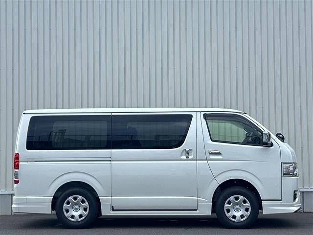 Toyota HIACE VAN 2025 8188133-17