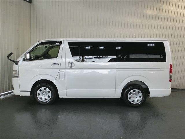Toyota HIACE VAN 2022 8188656-14