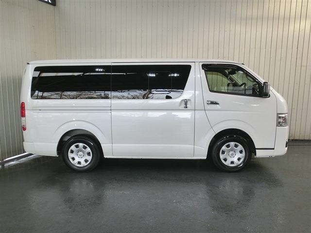 Toyota HIACE VAN 2022 8188656-15
