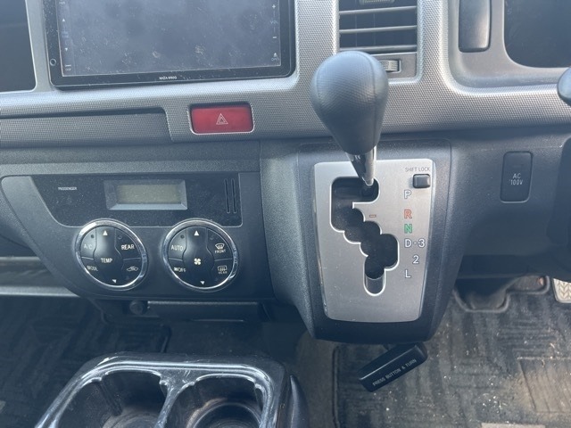 Toyota HIACE WAGON 2011 8190170-5