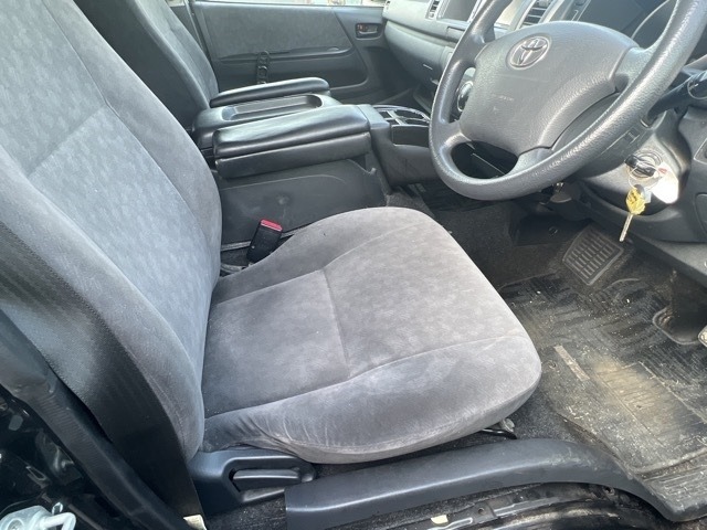 Toyota HIACE WAGON 2011 8190170-8