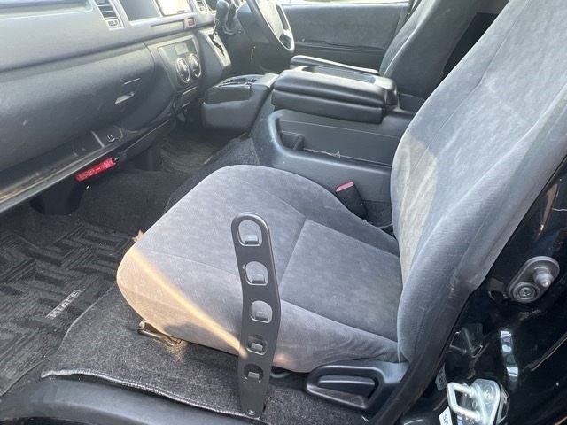 Toyota HIACE WAGON 2011 8190170-9