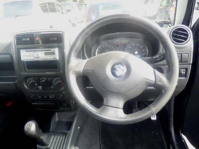 Suzuki JIMNY 2011 8184319-3