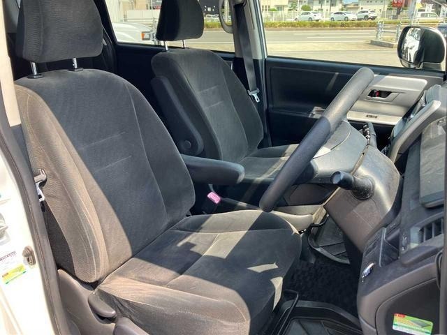Toyota NOAH 2013 8192841-18