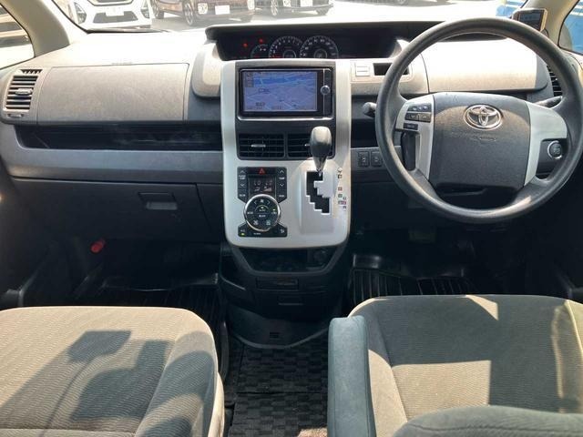 Toyota NOAH 2013 8192841-2