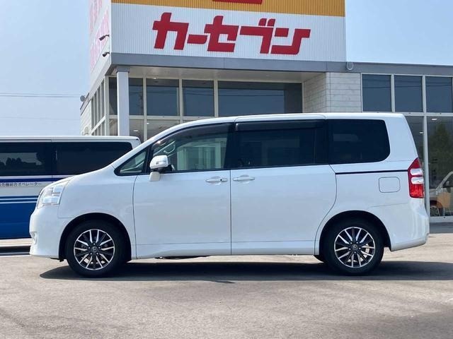 Toyota NOAH 2013 8192841-4