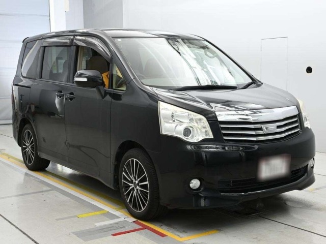 Toyota NOAH 2013 8192842-5